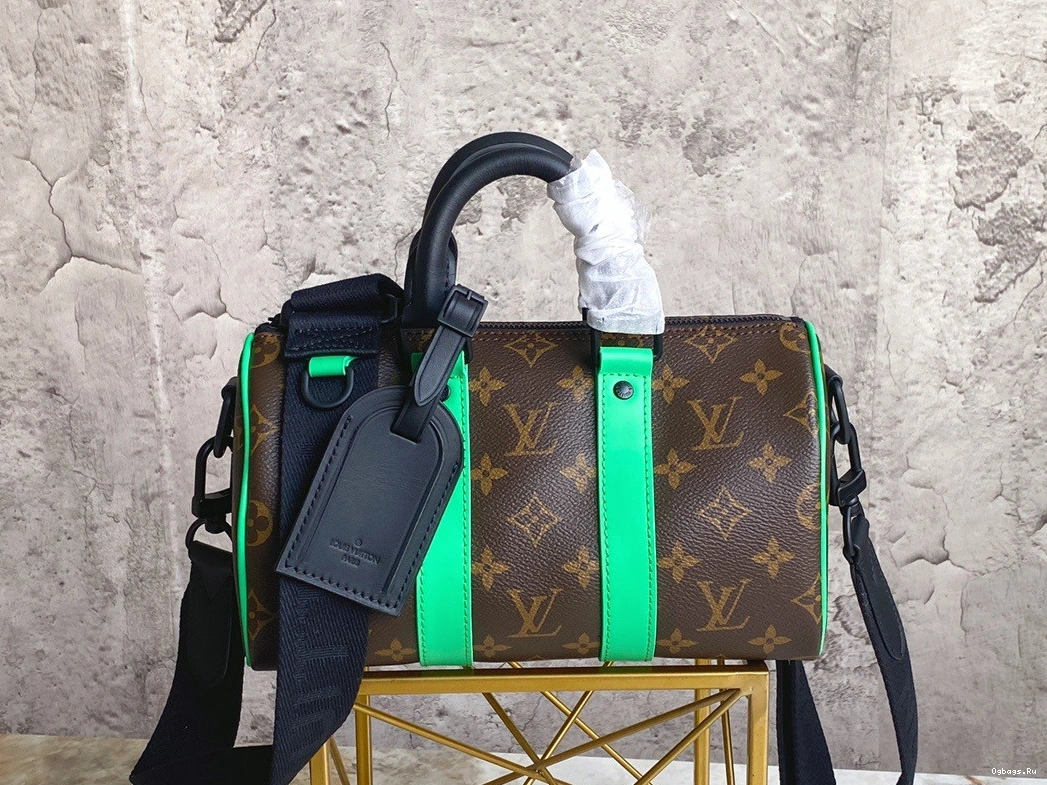 LOUIS VUITTON BANDOULIÈRE KEEPALL 25 0223